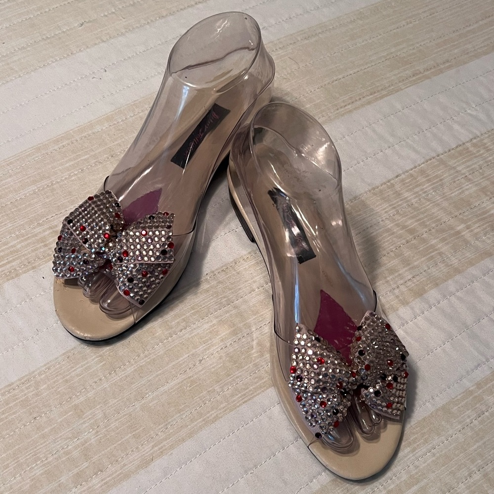 Betsey Johnson Clear Flats with Rhinestone Bow Size 7. NEVER BEEN WORN